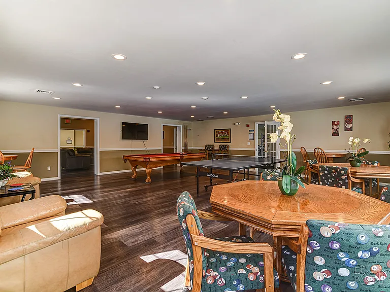 Greenview Village Apartments — Photo 16