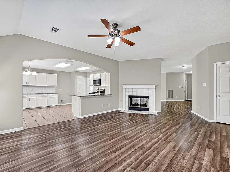2902 Burgess Hill Ct — Photo 22
