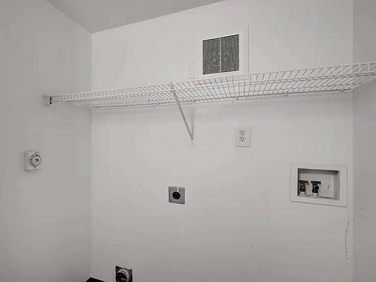 Winfield — Photo 9