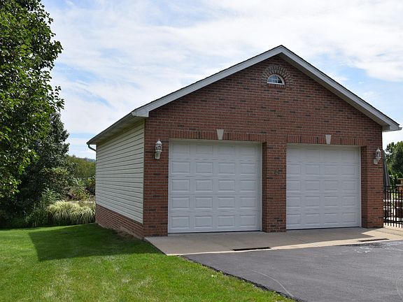 2nd image of 1004 Marjorie Ann Dr