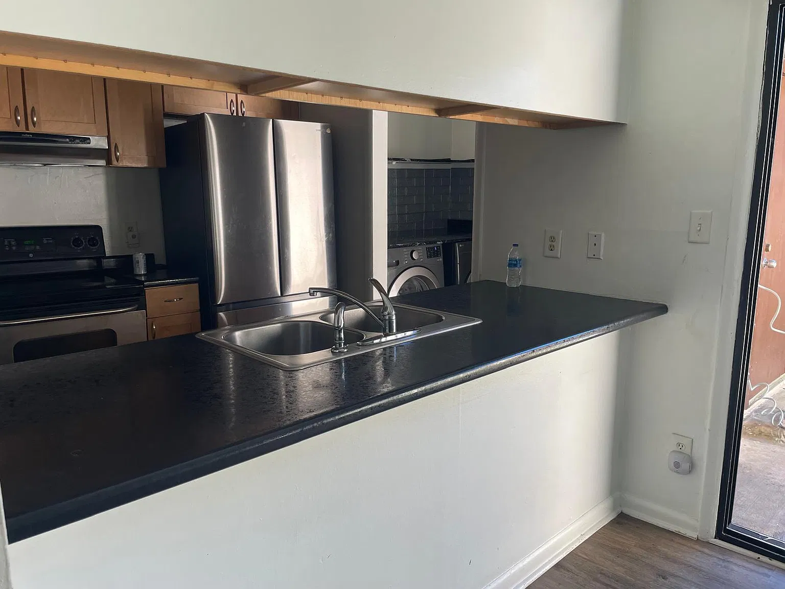 2 bed, 1.5 bath, 1220 sqft, $1,275 — Photo 4