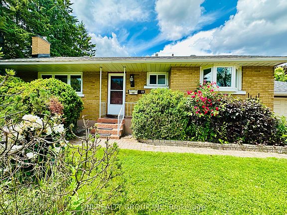 4th image of 77 Meadowlands Dr W