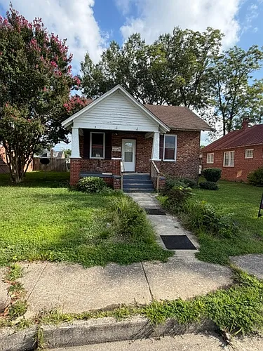 121 Richmond Ave Photo 1 121 Richmond Ave Photo 1