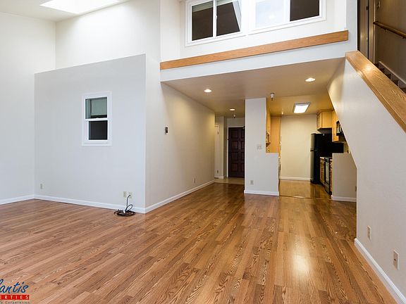 2nd image of 724 Oak Grove Ave #8