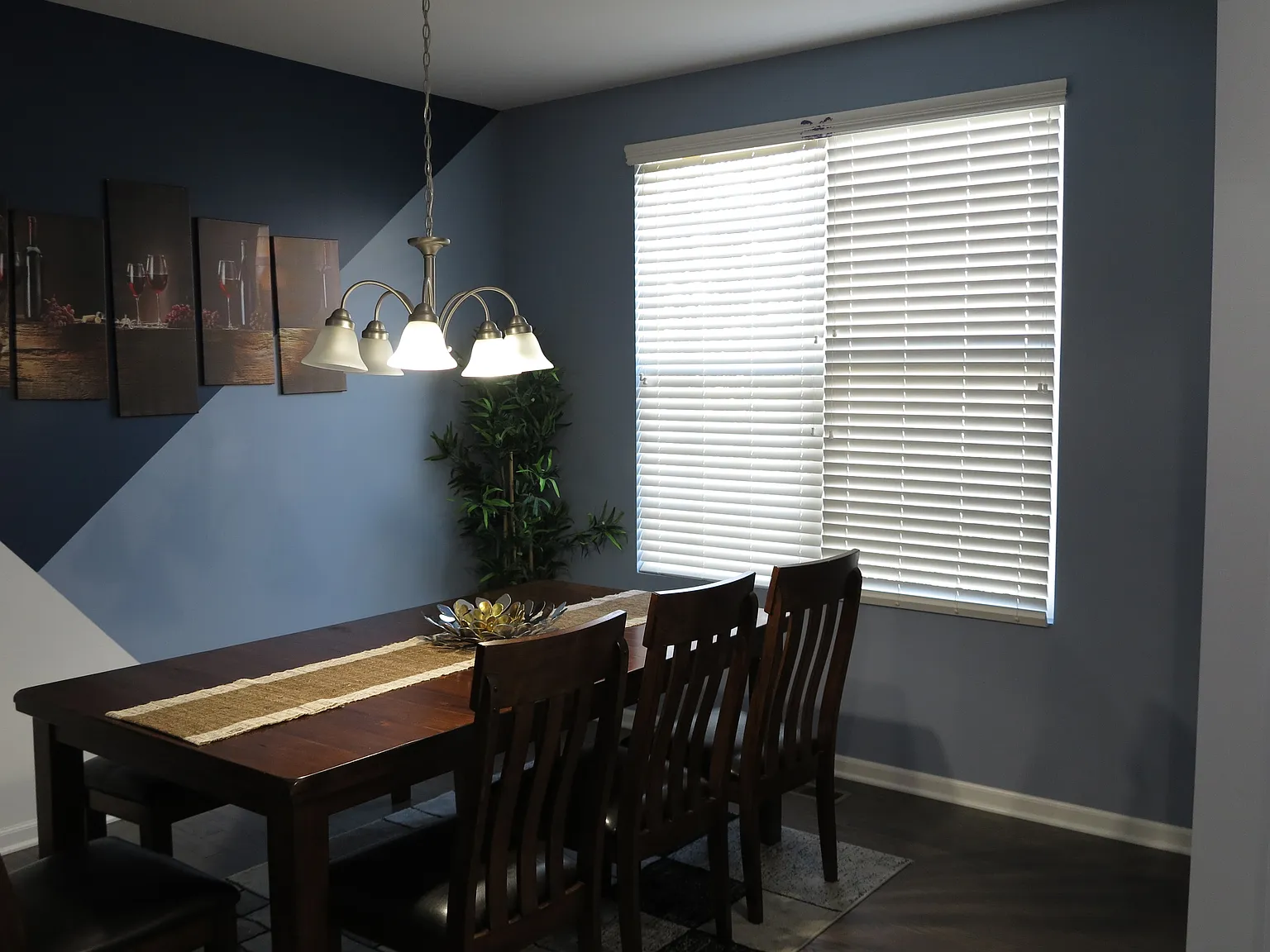 4 bed, 3.5 bath, 2860 sqft, $5,100 — Photo 3