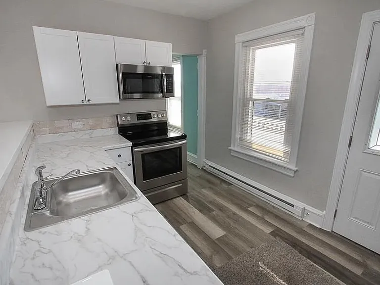 702 Main St #2 — Photo 11