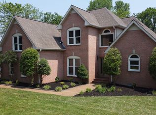 1001 Creekglen Ct, Hendersonville, TN 37075