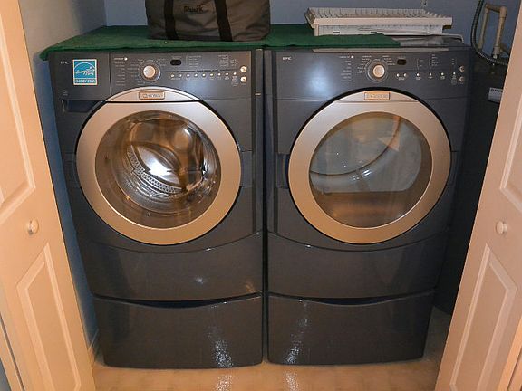 3rd image of 3026 Peachtree Dr