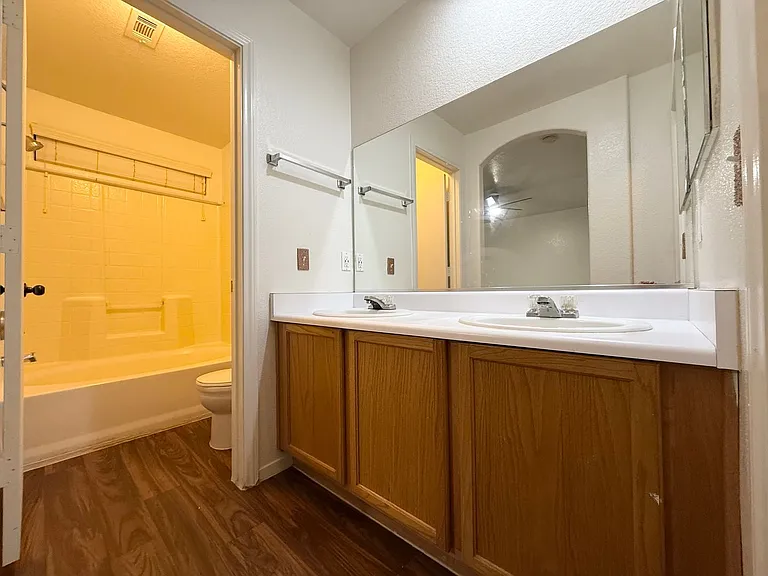 3305 Cheyenne Gardens Way — Photo 17
