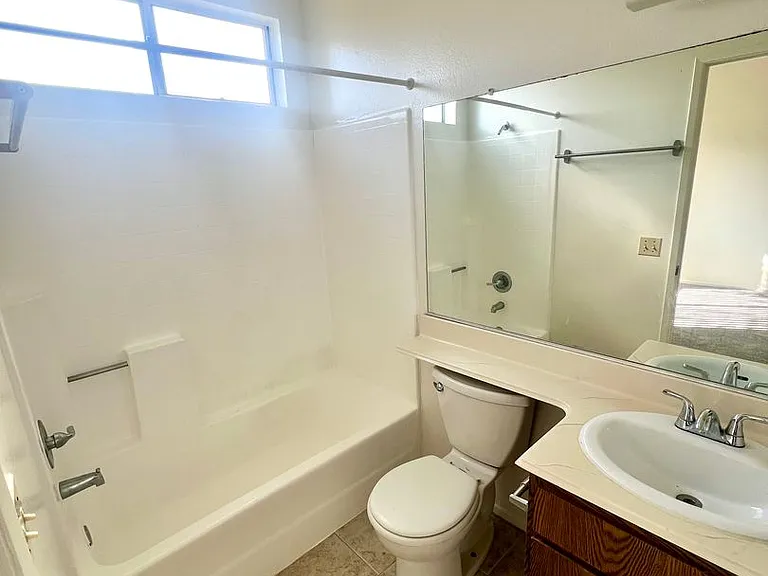 17806 Kinzie St. — Photo 10