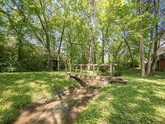 5th image of 1104 Poplar Hollow Dr