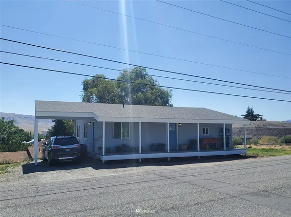 504 Grape Avenue E, Omak, WA 98841