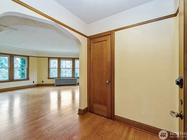 Formal Entry with Coat Closet.