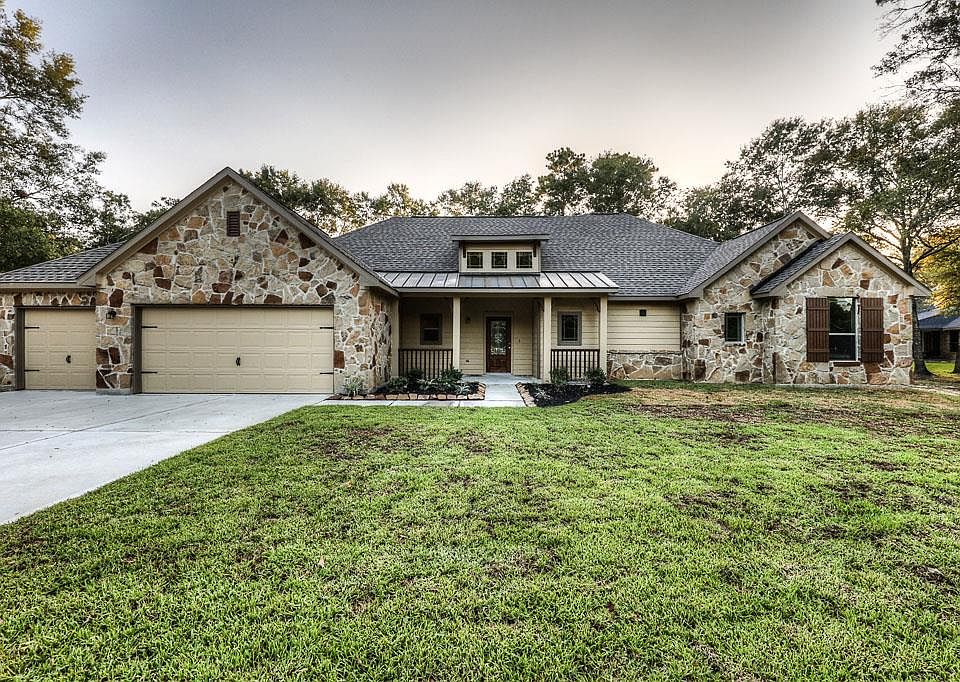 1st image of 27613 Fairway Oaks Dr