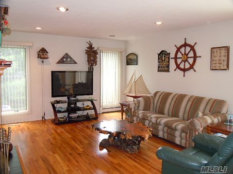 2nd image of 39 White Birch Cir