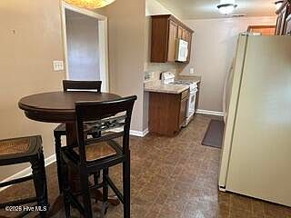 3rd image of 2915 Monroe Drive