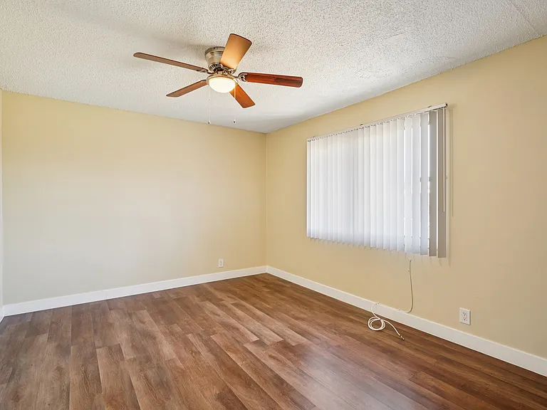 821 E Pine — Photo 46