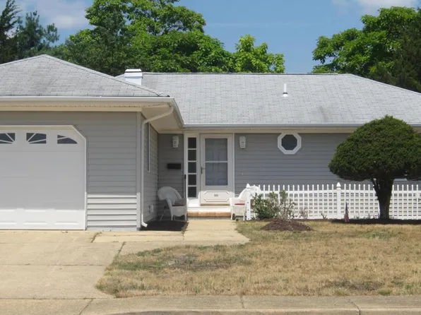 597 Jamaica Blvd, Toms River, NJ 08757