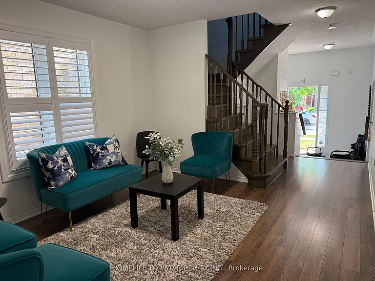 46 Ferncastle Cres — Photo 5