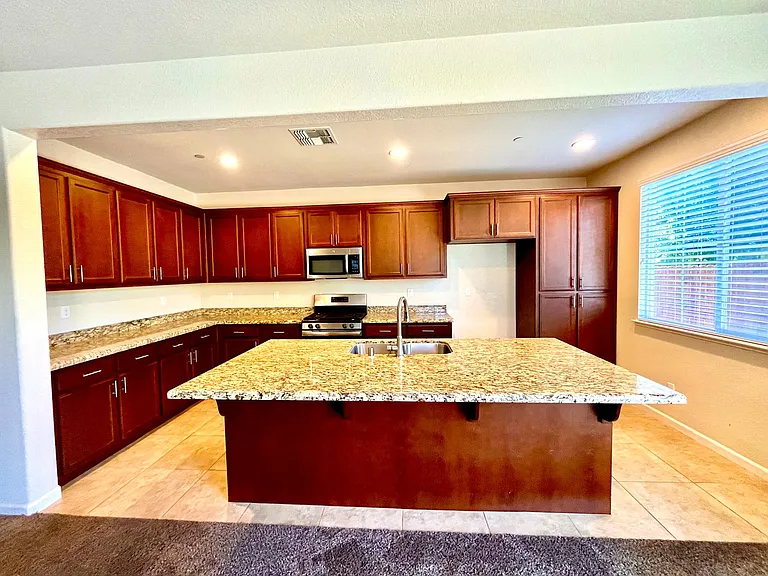 3913 Purple Finch Ln — Photo 3