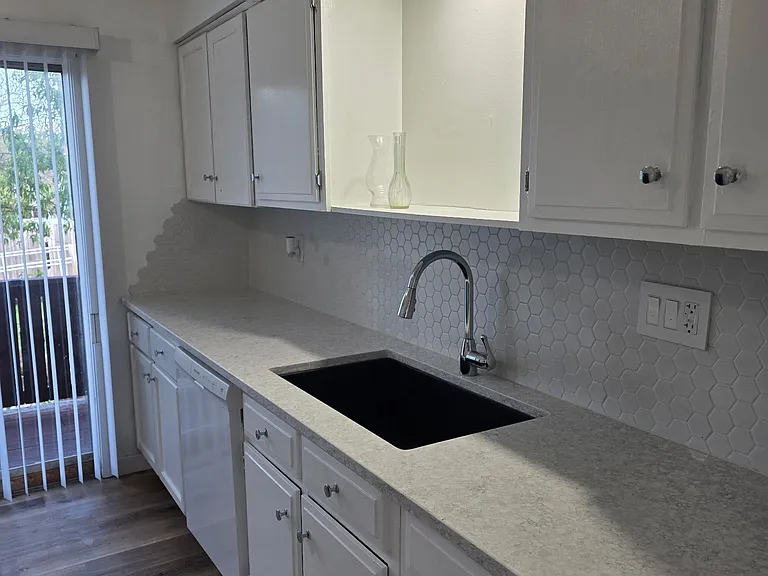 11260 College Ave — Photo 22