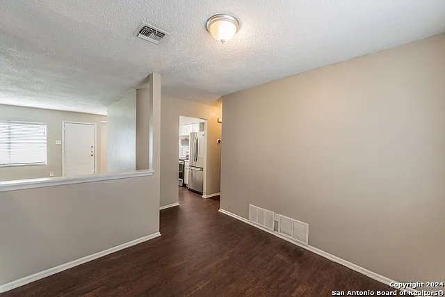 5915 Cliff Rdg — Photo 4