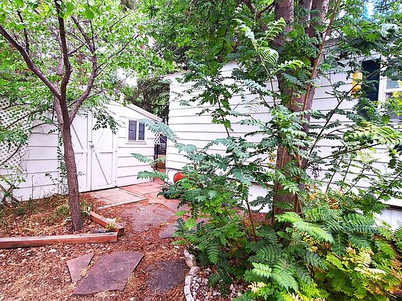 3rd image of 221 W 57th St #4A