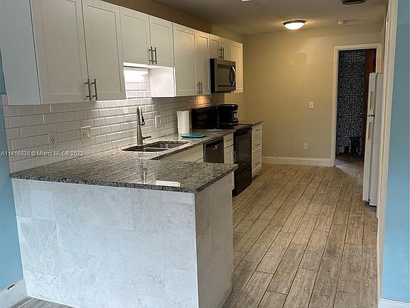 5th image of 2050 Oleander Blvd APT 9-104