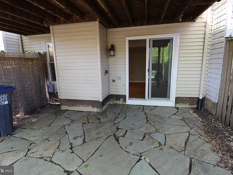 6055 Meyers Landing Ct — Photo 32