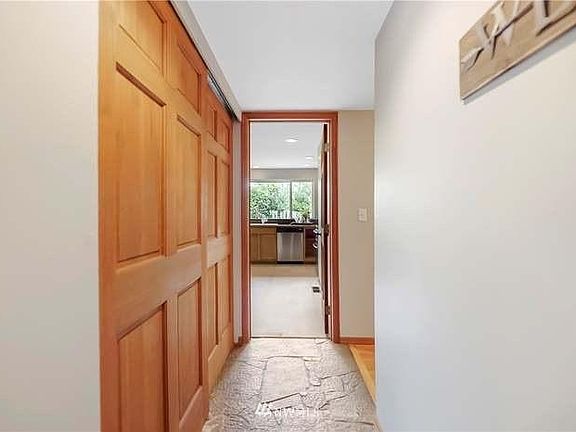 4th image of 16432 NE 21st Pl
