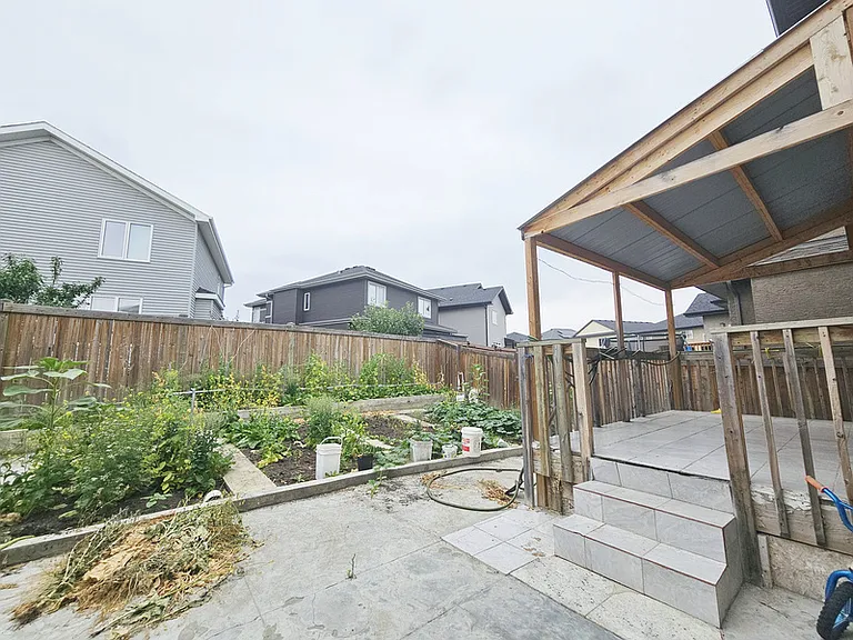 546 Albany Way NW — Photo 32