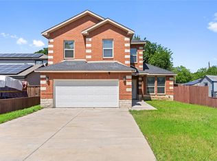 613 SW 15th St, Grand Prairie, TX 75051
