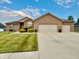 1980 Sophia Ln, Seymour, IN 47274