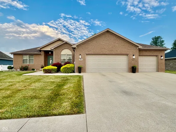 1980 Sophia Ln, Seymour, IN 47274