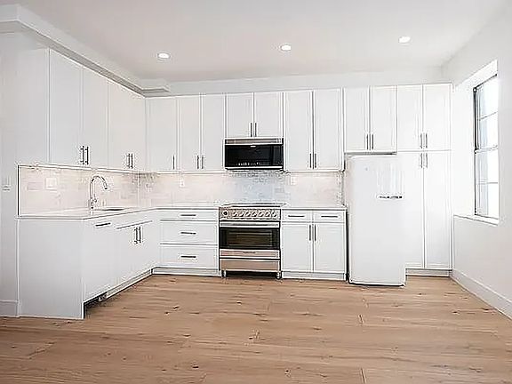 2nd image of 494 Henry St