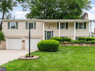 19 Meadow Dr, Camp Hill, PA 17011