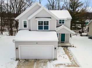 3613 Bobcat Ct, Midland, MI 48642