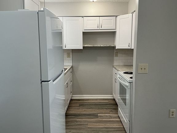 3rd image of 1337-1339 E Myrtle St