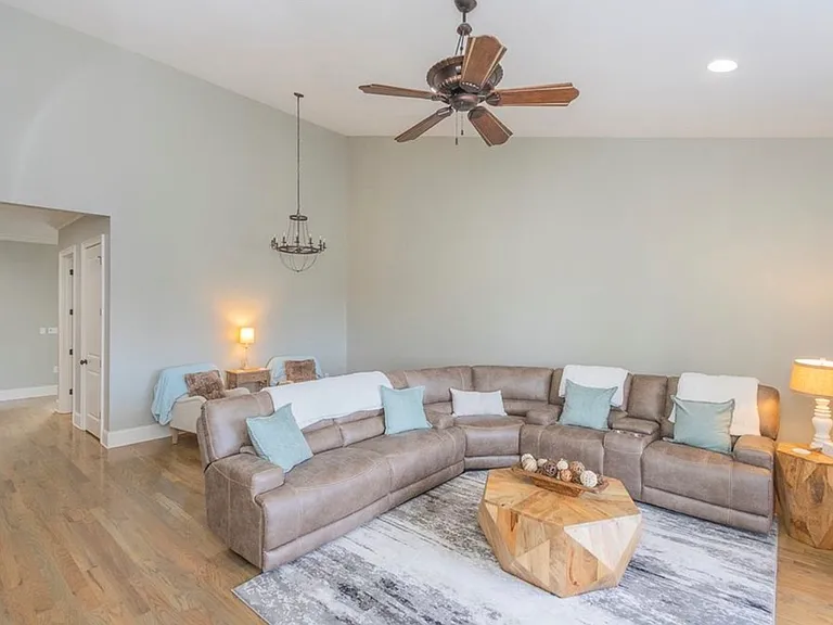 122 Regatta Dr — Photo 40