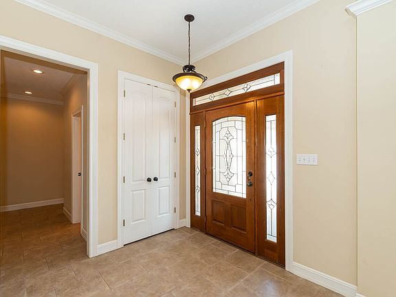5th image of 7915 Laurelwood St