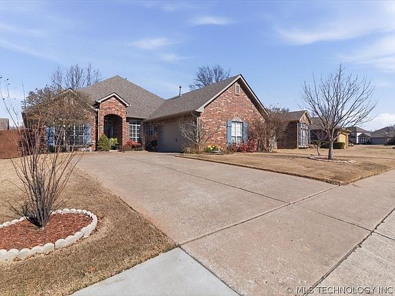 2nd image of 3204 W Freeport St