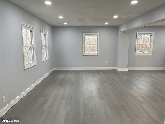 5th image of 5724 Middleton Ln