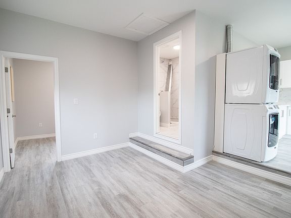 3rd image of 7 Sherwood Forest Trl