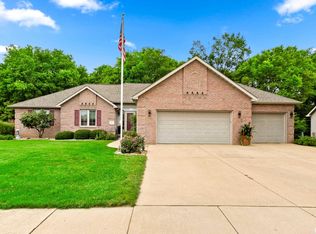 1803 Tharp St, Pekin, IL 61554
