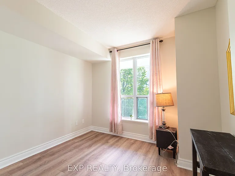 60 Fairfax Cres N #221 — Photo 8