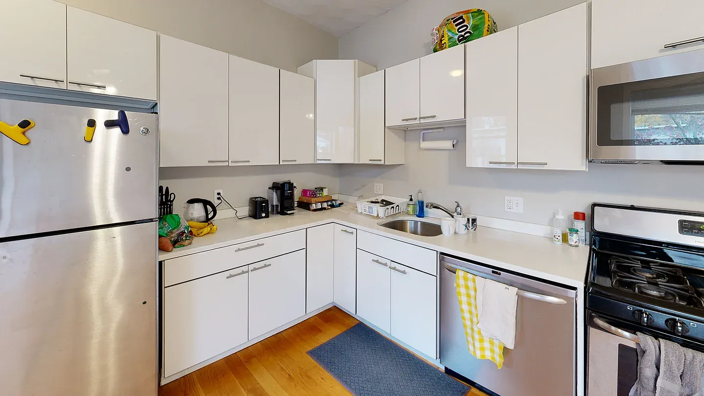 33 Portsmouth St — Photo 3