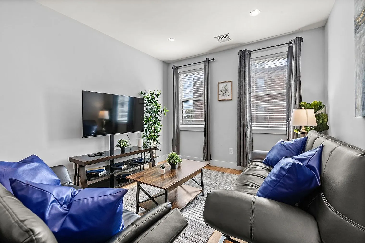 2 bed, 2.0 bath, 968 sqft, $3,009 — Photo 3