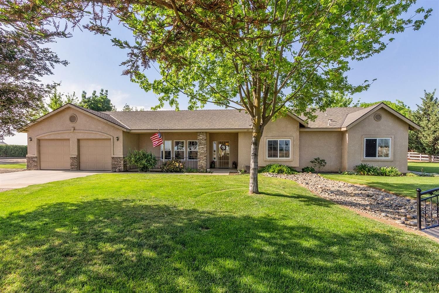 177 E Mount Whitney Ave, Laton, CA 93242 Zillow