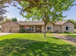 177 E Mount Whitney Ave, Laton, CA 93242