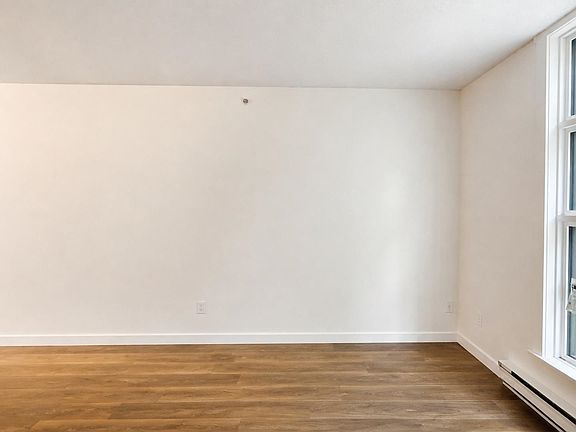 5th image of 2528 Broadway E #1